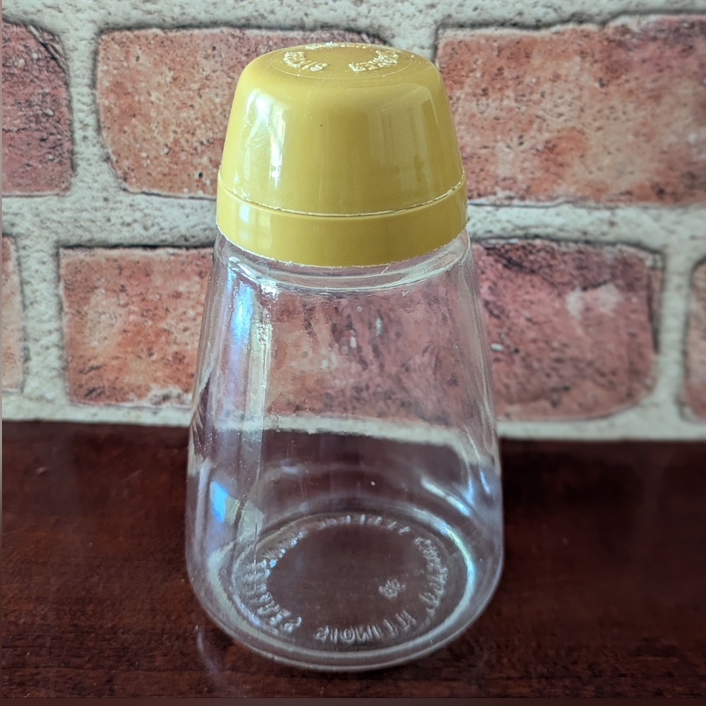 Vintage Federal Housewares Mixer Shaker Sifter Harvest Gold